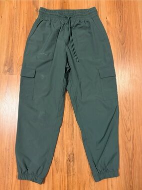 Old Navy Women's Dark Green Cargo Jogger Pants